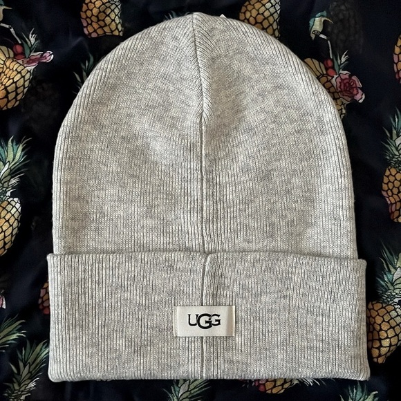 Brand New UGG Knit High Crown Beanie Gray Cuffed Stretch Hat Recycled Materials - Picture 1 of 14